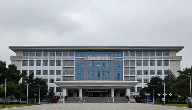 西安网页设计的两种做法对比及其适用条件